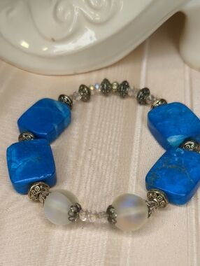 Vintage Blue Stone and Frosted Bead Stretch Bracelet